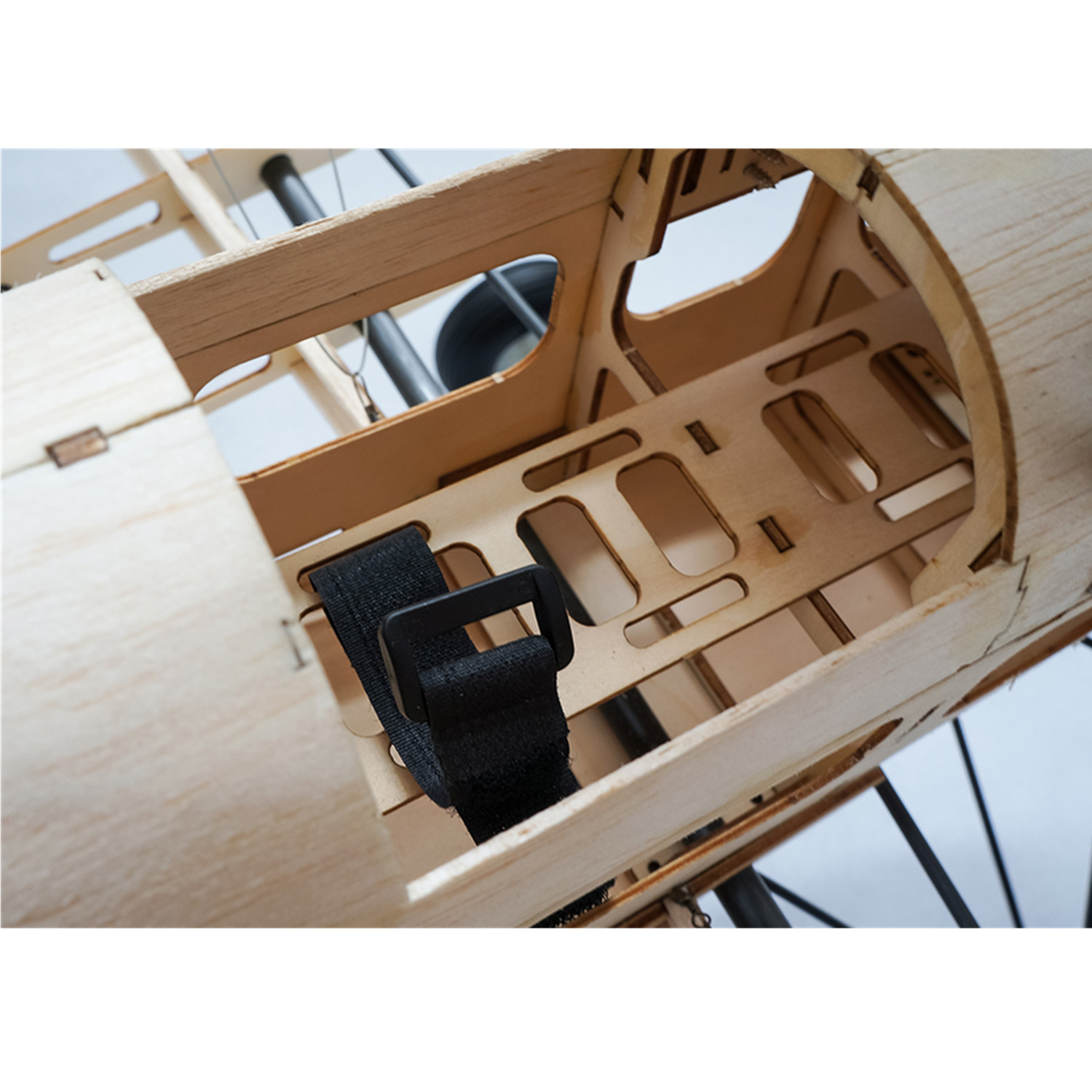 Zestaw do samodzielnego montaż – Model Kit Wood recenzja i cena