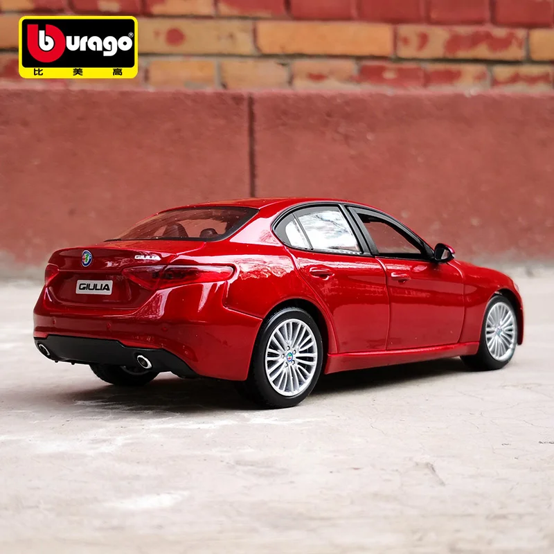 Kołpaki Bburago 1:24 Alfa Rome – Model Kit Alfa Romeo recenzja i cena